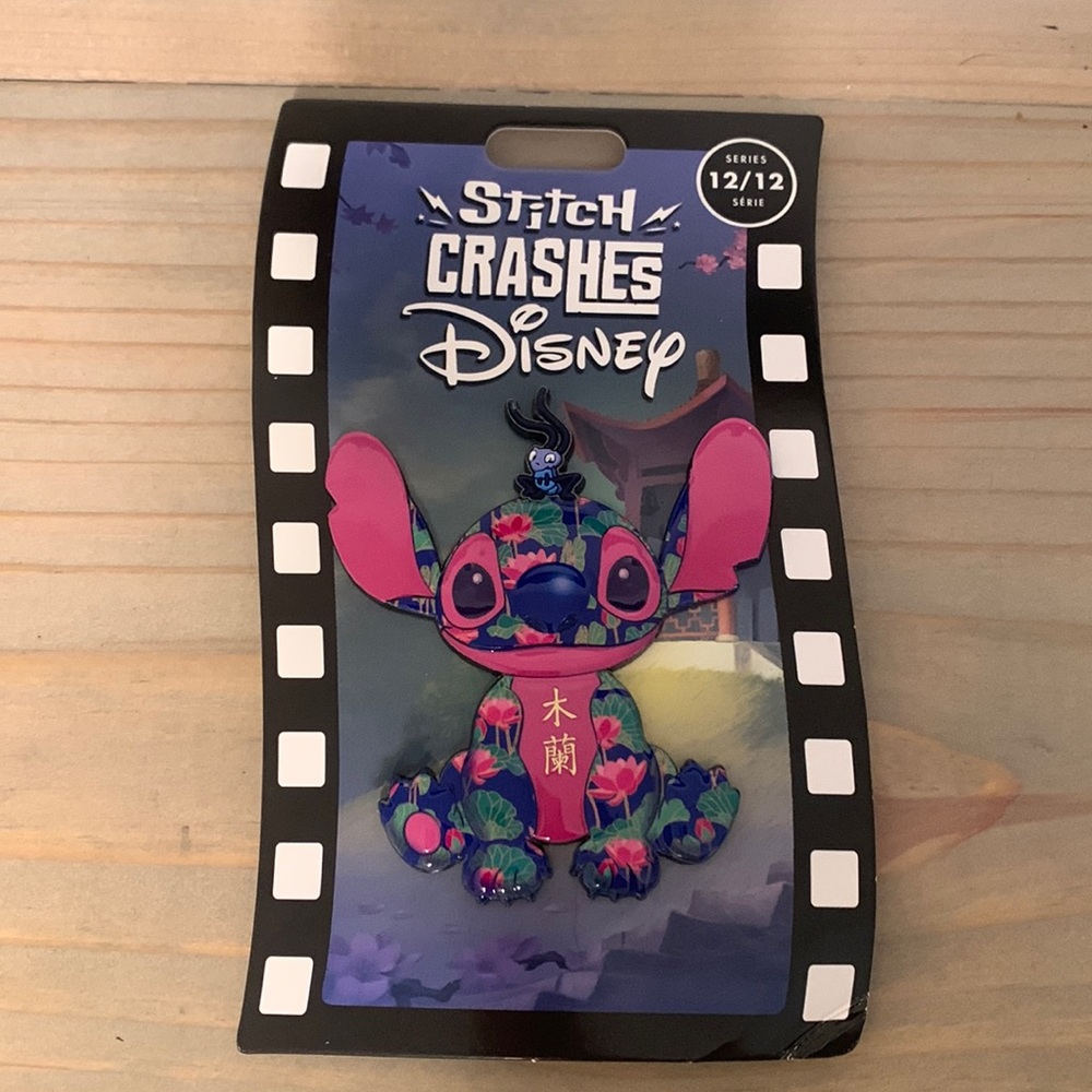 Disney Stitch Crashes Mulan Pin